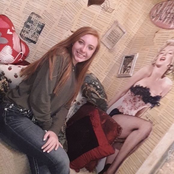 Meet your Posher, Trinity - Picture 1 of 1